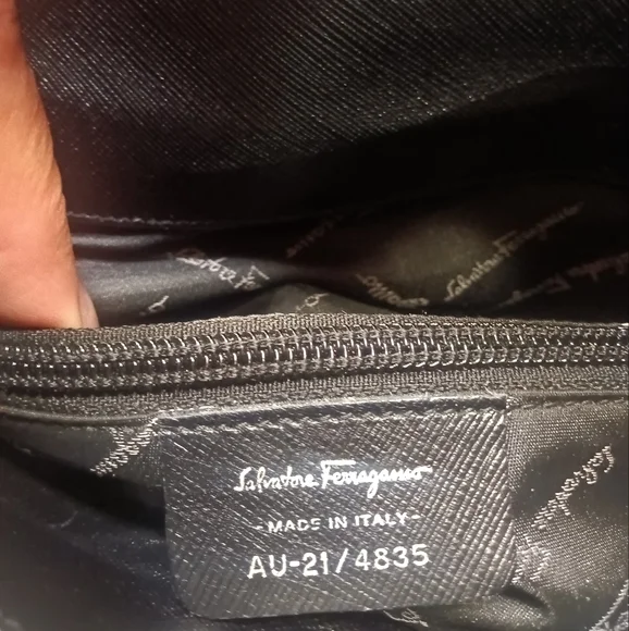 Salvatore Ferragamo Black Shoulder Bag with Sleek Design and Metal Clasp - Picture 6 of 6